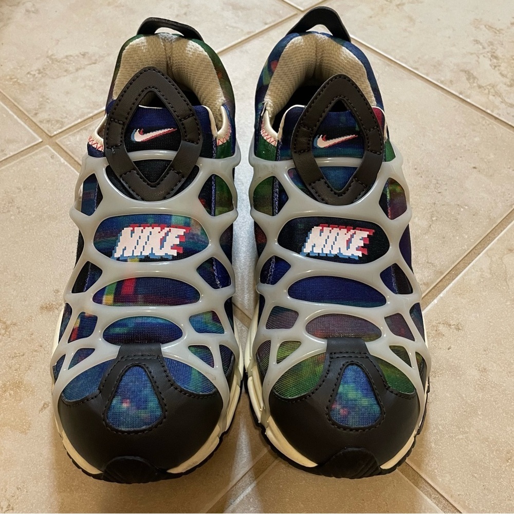 Nike Air Kukini Pixel Sneakers Men’s Size 8.5 Multicolor Running Shoes